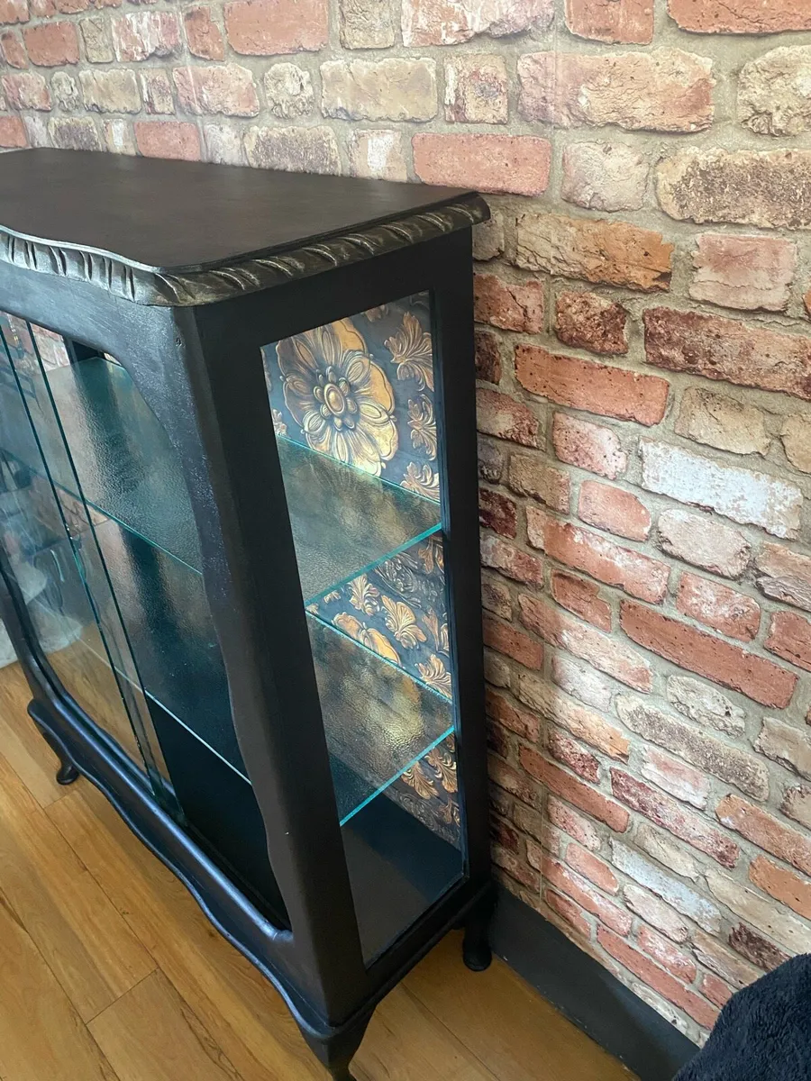 China cabinet - Image 3