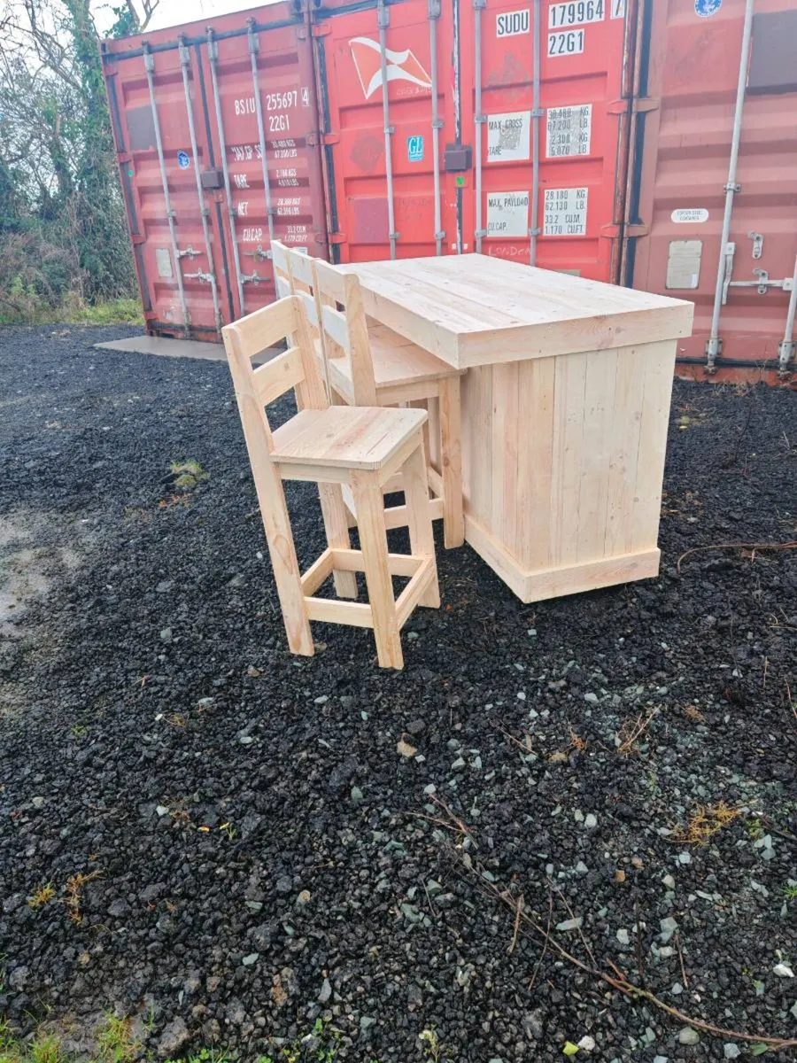 Rustic high stool - Image 2