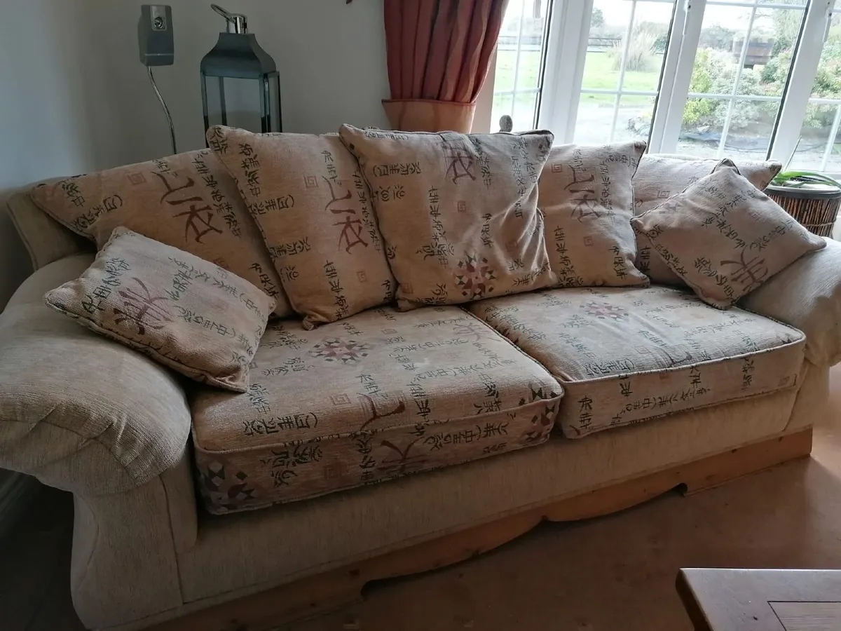 Couches - Image 3