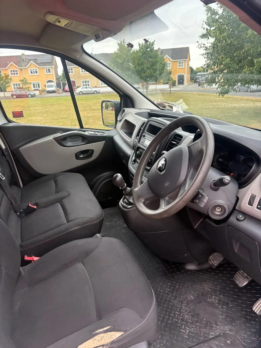 Renault traffic - Image 4