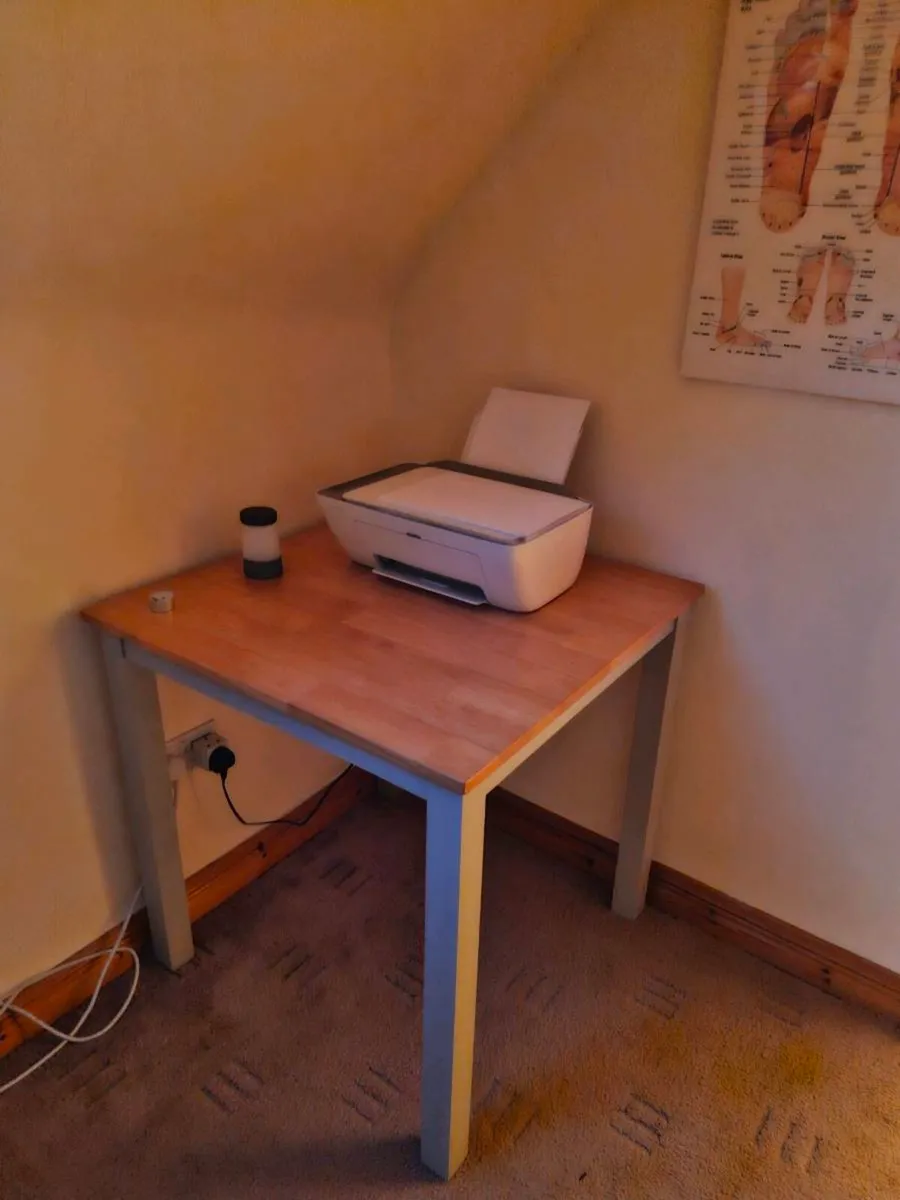 3 cafe tables - Image 1
