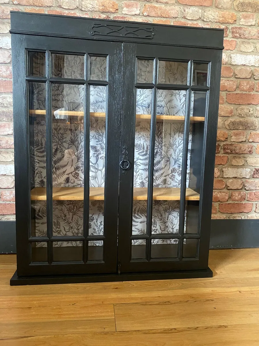 Display cabinet - Image 1