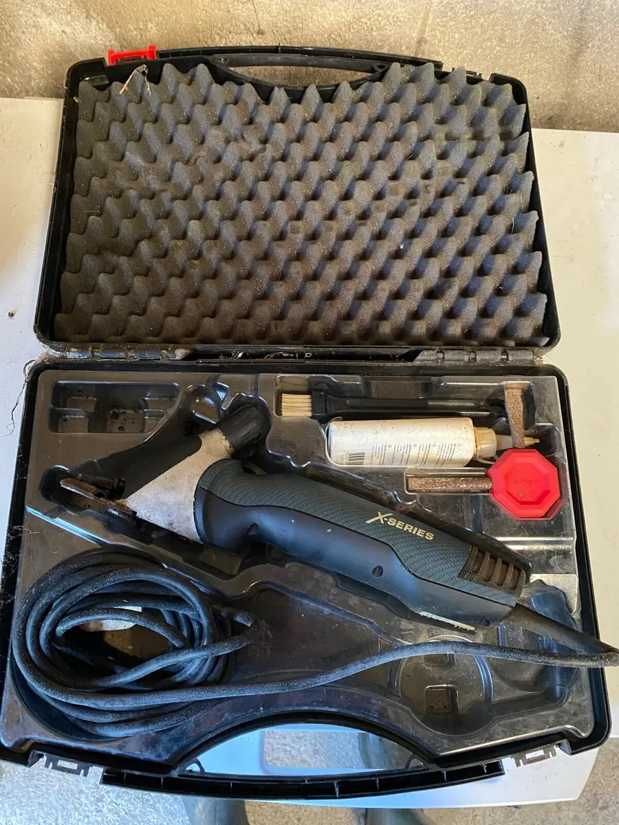 Heiniger Cattle Clippers - Image 2