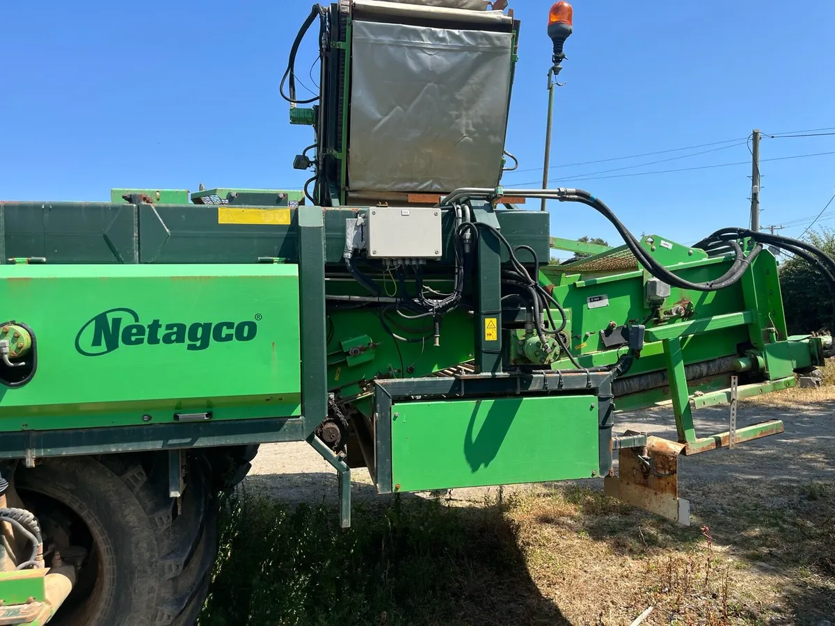 Selfproppled potato harvester Avr quadra - Image 3