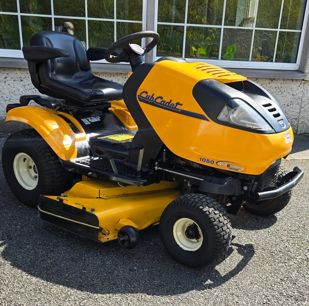 50" 23hp ZERO TURN Kawasaki Cub Cadet - Image 1