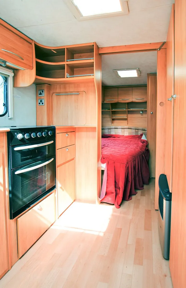 Caravan - Image 2