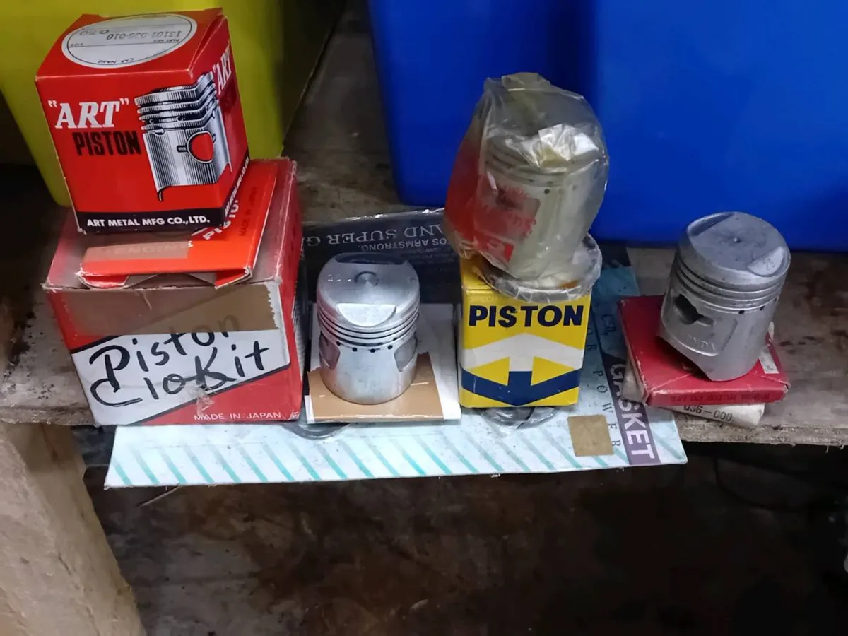 Honda C100 pistons and rings - Image 3