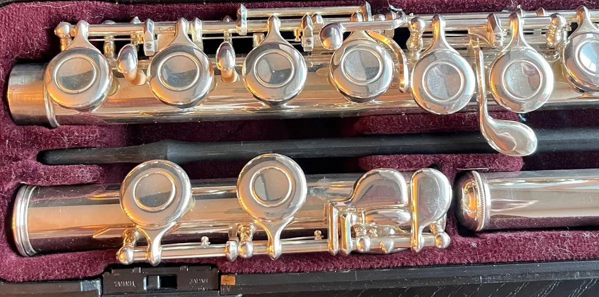 Yamaha 211 Flute - Image 3