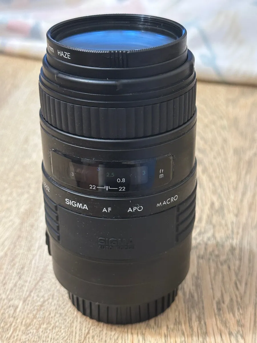 Sigma 180 Apo Macro lens - Image 1