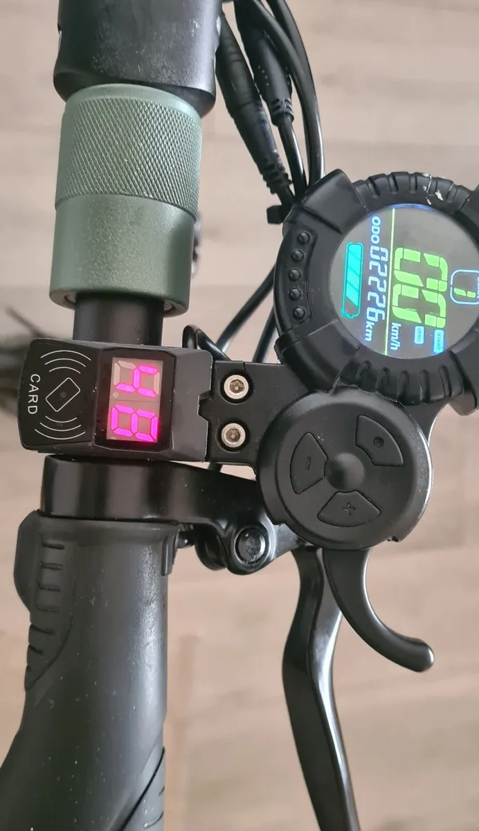 Ausom gx1 electric scooter - Image 4