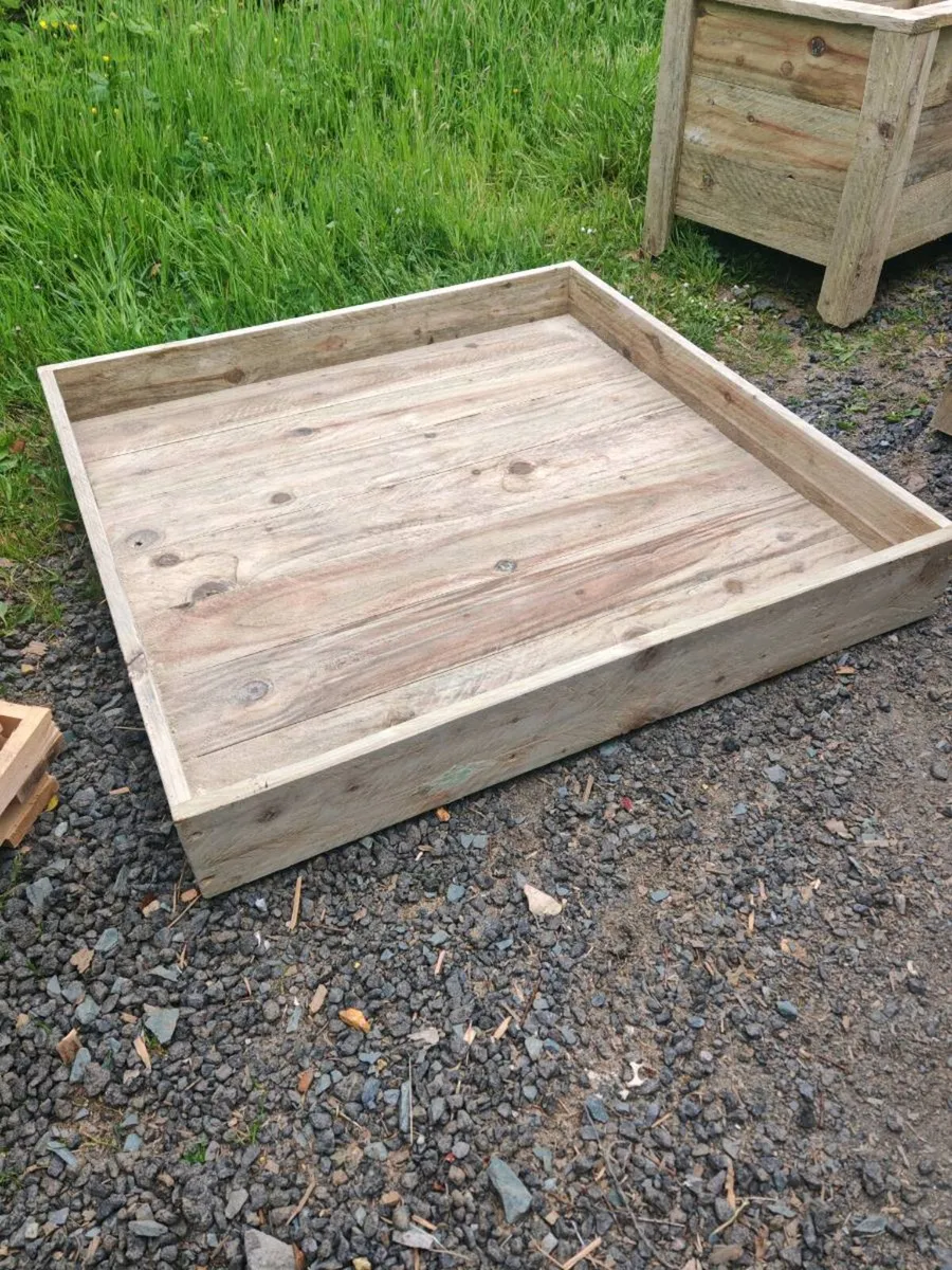 Rustic sandpit - Image 4