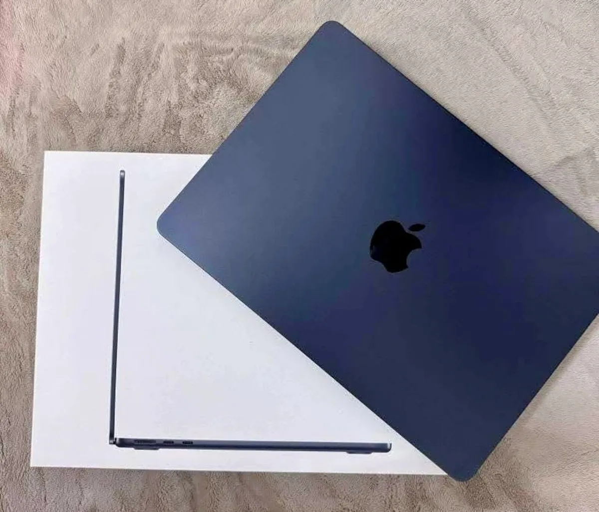 MacBook Air 2025 - Image 1