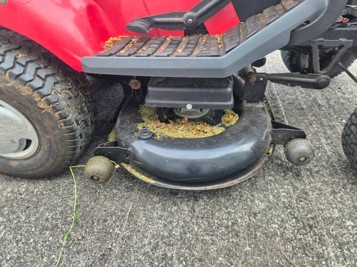 Ride on lawnmower - Image 4