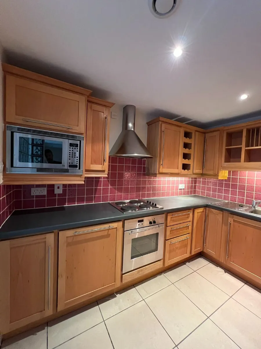 Solid European beech fitted kitchen — 20 units - Image 1