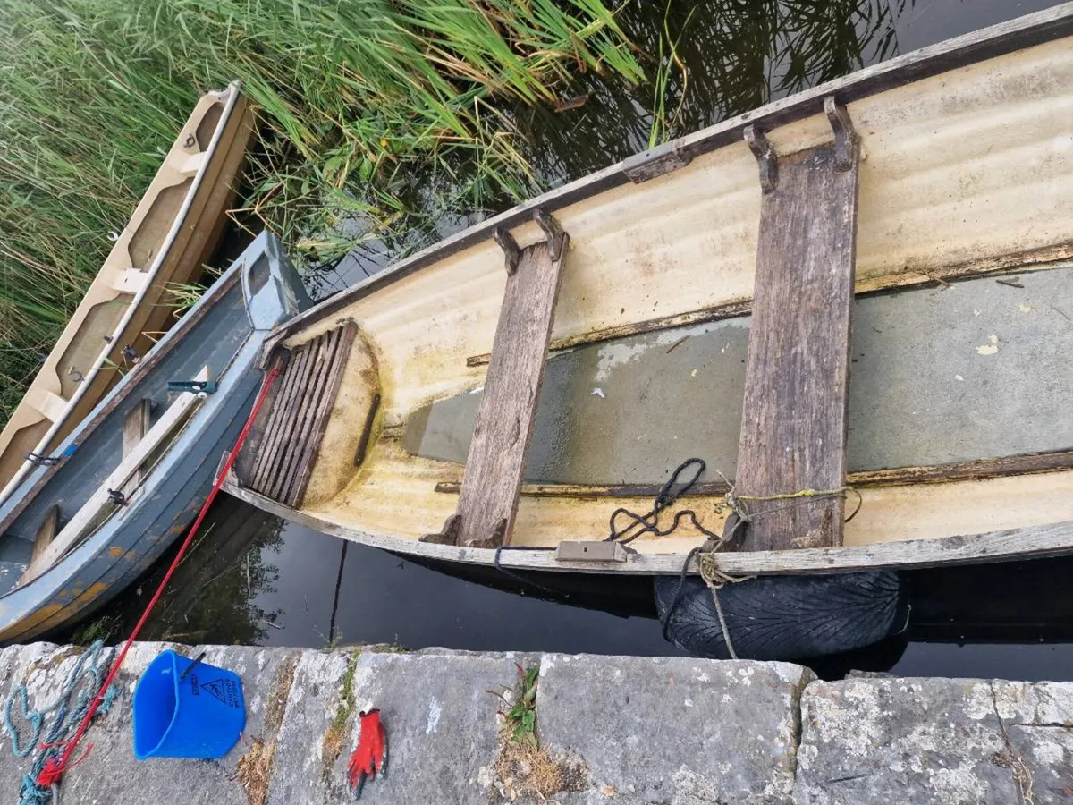 Firbreglass fishing boat - Image 3