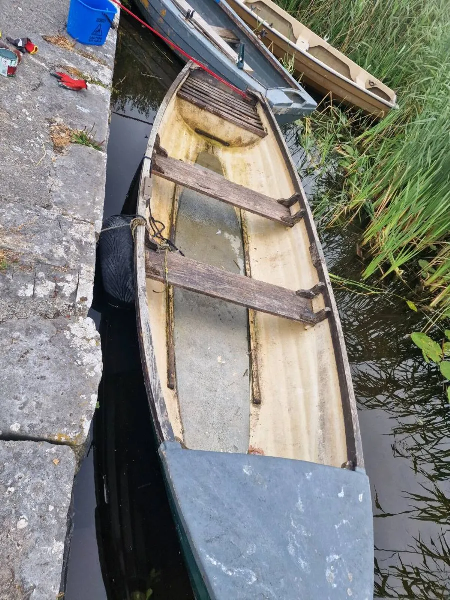 Firbreglass fishing boat - Image 4