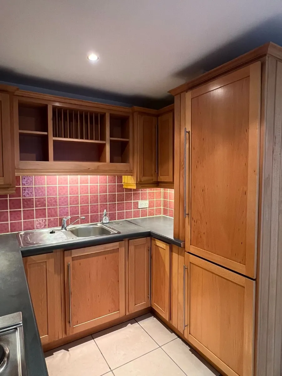 Solid European beech fitted kitchen — 20 units - Image 3