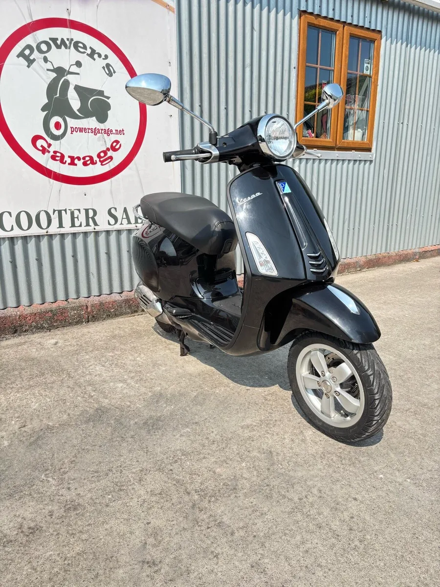 2017 Vespa primavera 125 - Image 1