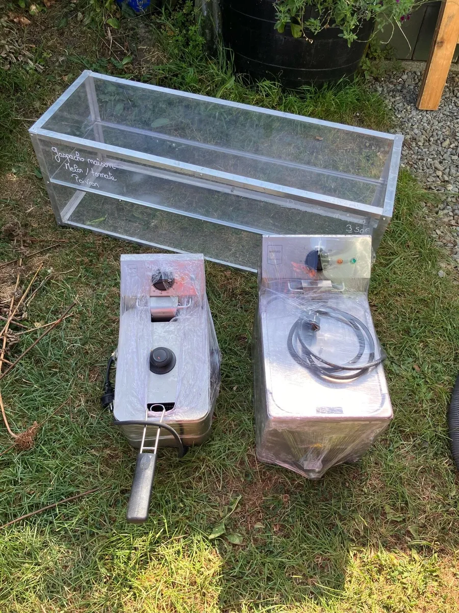 2 deep fat fryers - Image 1