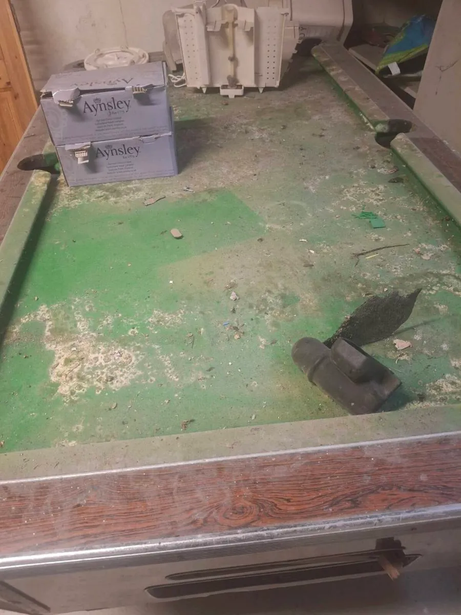 Pool table - Image 2