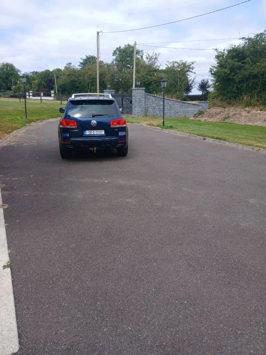 VW Touareg Crewcab 2006 Crvt 08/2027 - Image 4