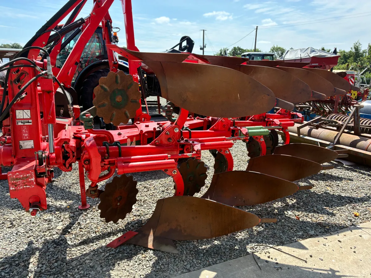 Vogel and Noote 4f Reversible Plough - Image 2