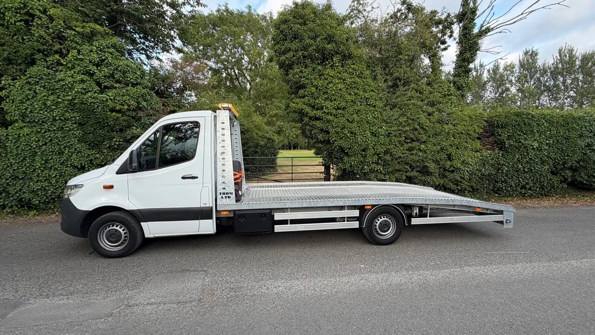 Mercedes sprinter recovery truck - Image 2