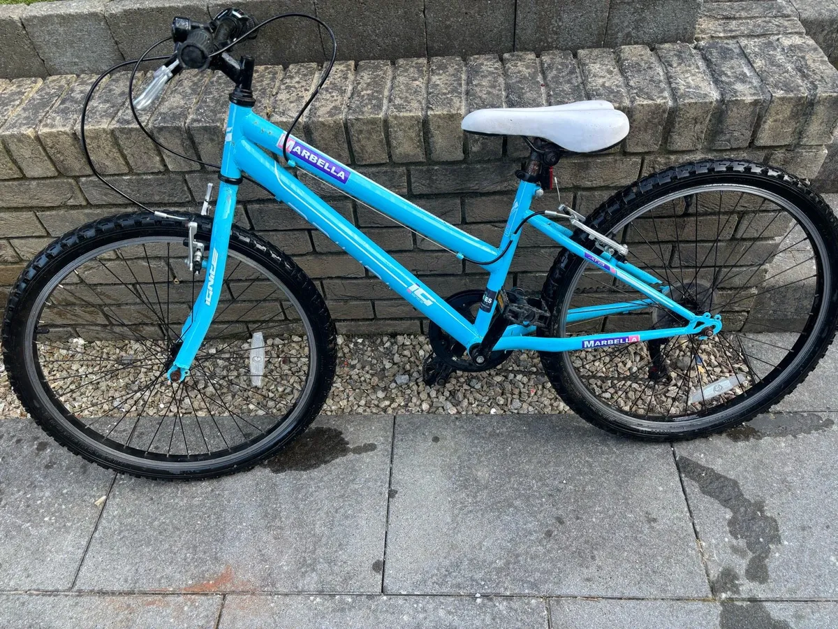 Girls Bike aged 9-12 - Image 2