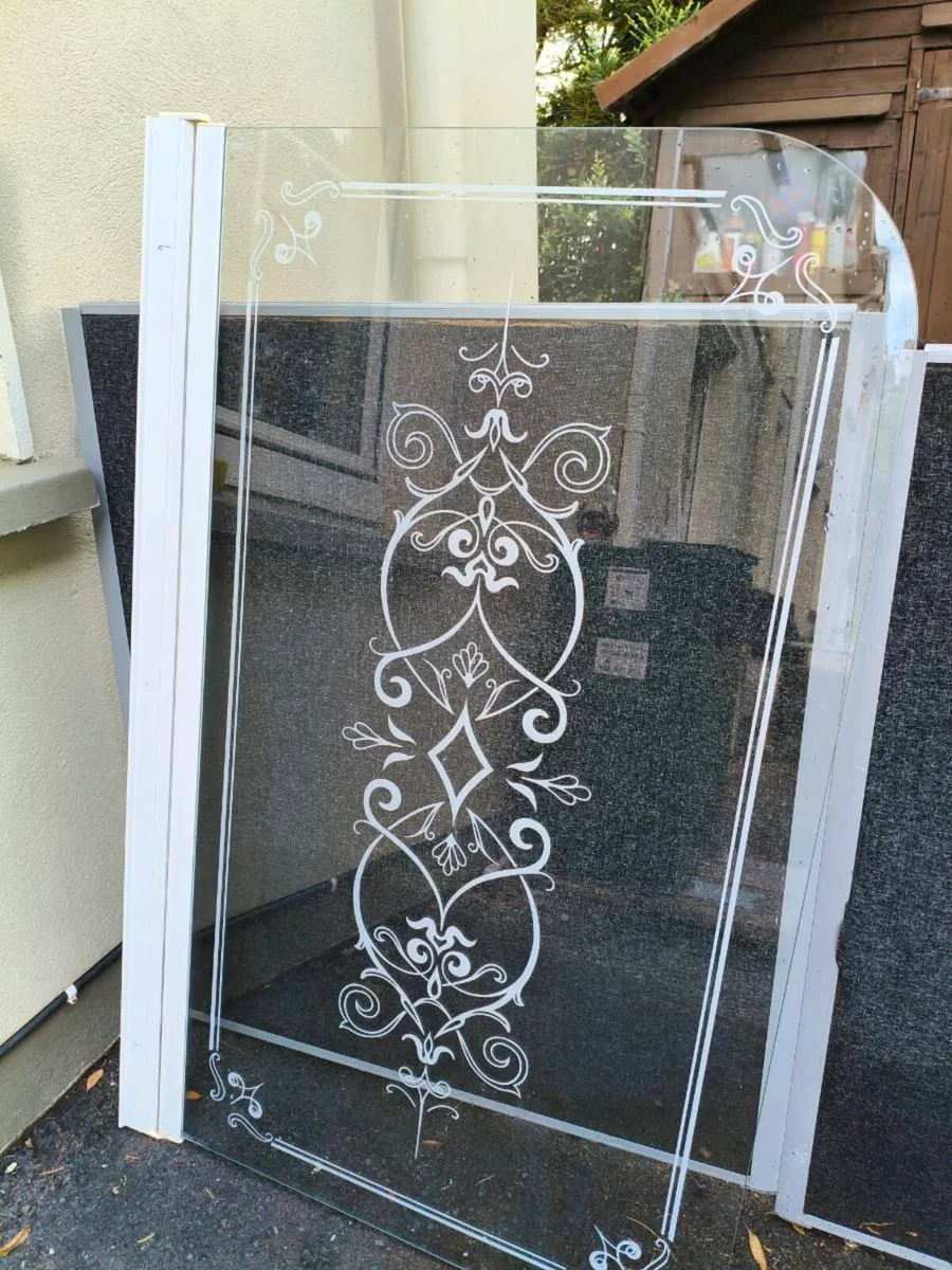 Like new lovely bath screen, movable 40euro - Image 3