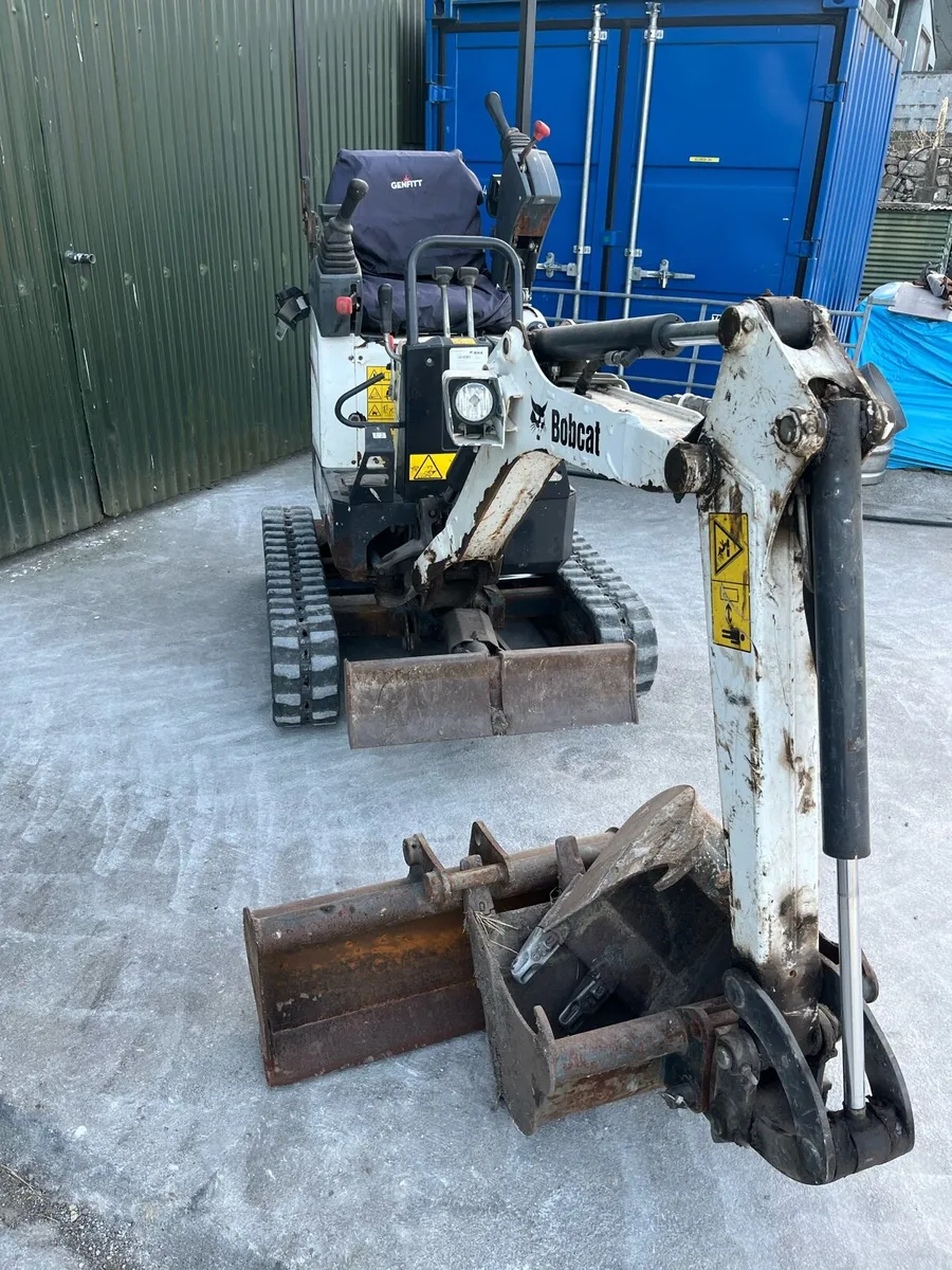 Bob cat excavator / jcb 520/40 - Image 1