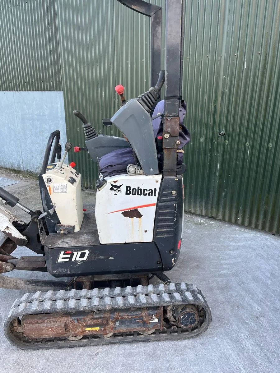Bob cat excavator / jcb 520/40 - Image 2