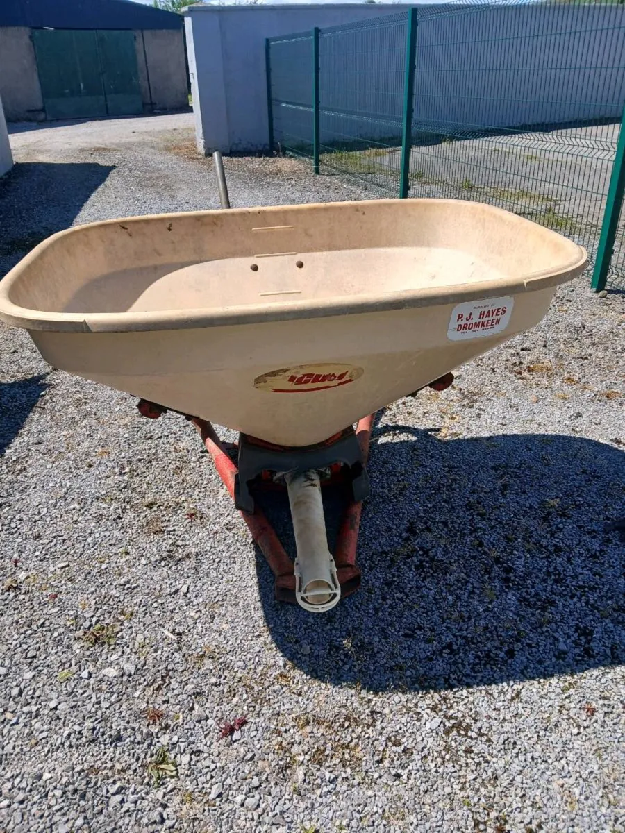 Vicon Fertilizer Spreader - Image 2