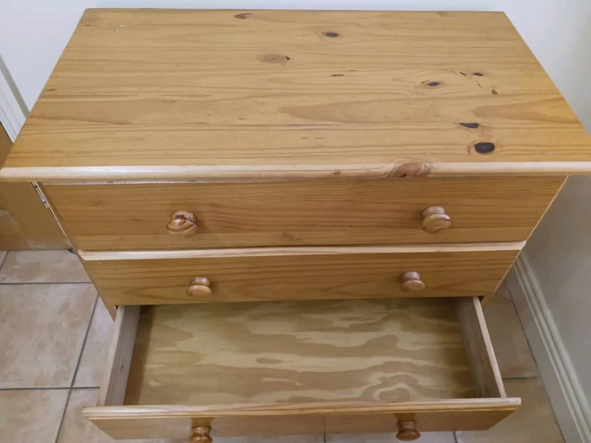 Chest of drawers - Image 2