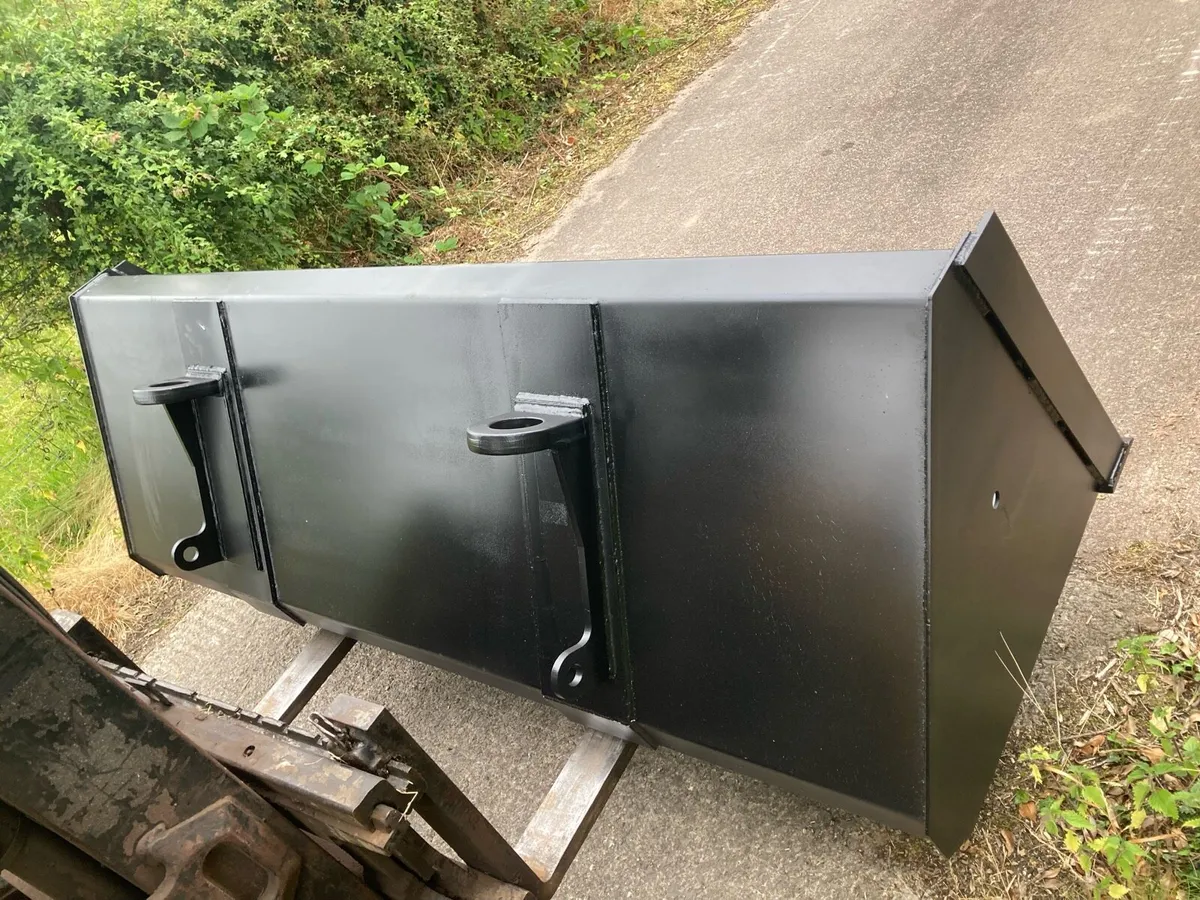 7’ 6” Telehandler bucket, with Pin & Cone brackets - Image 2