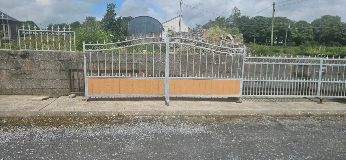 16ft Galvanised House Gates - Image 3
