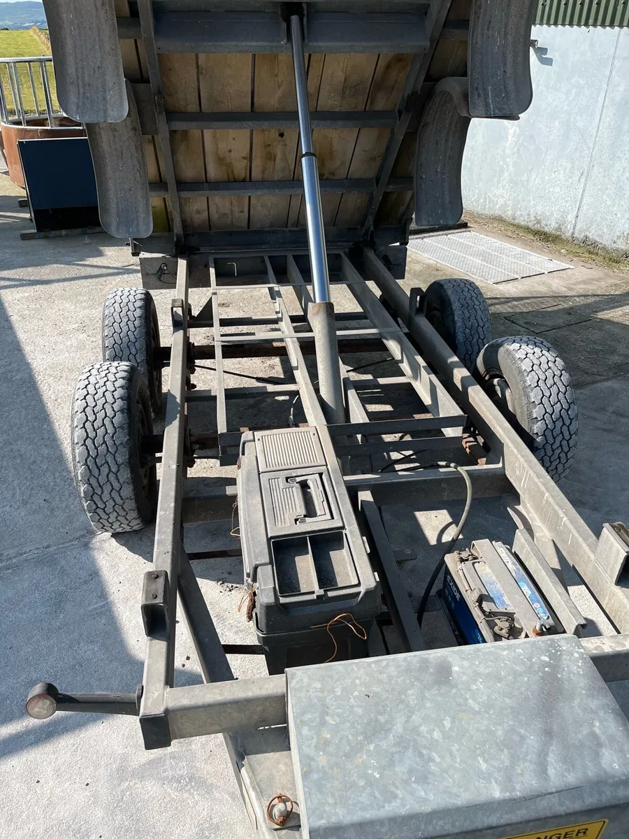 Tipping trailer - Image 3