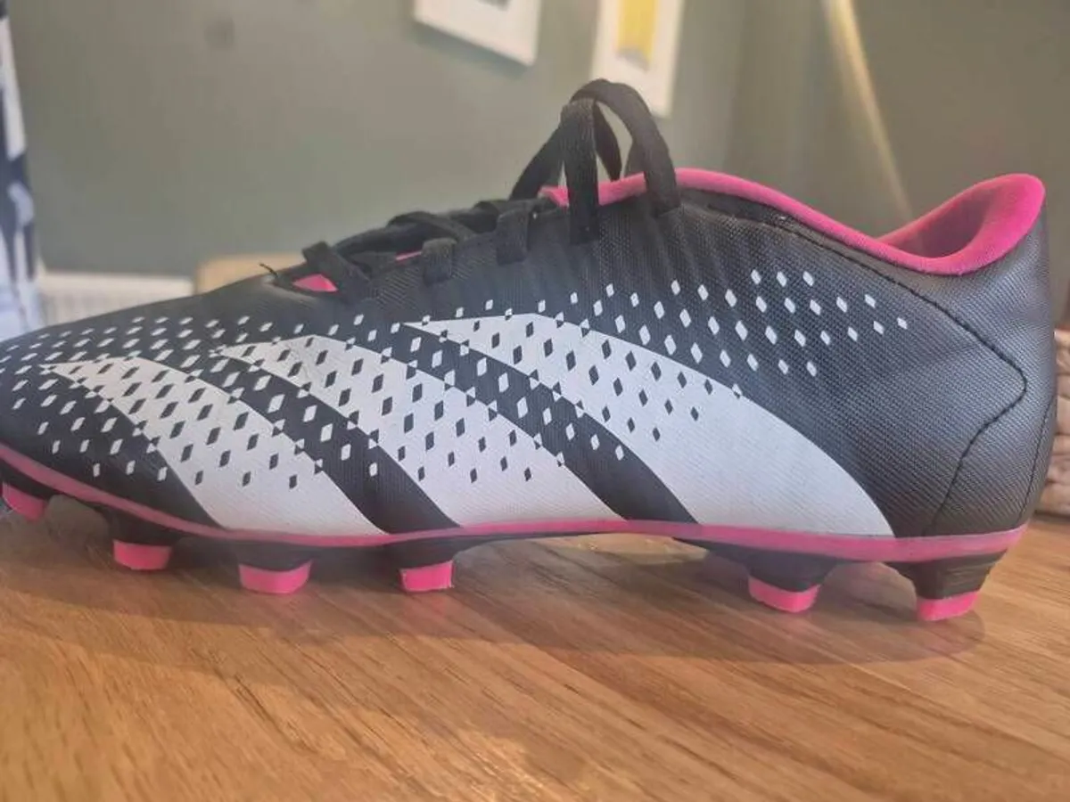 Adidas Predator Accuracy unisex size UK 7 - Image 2