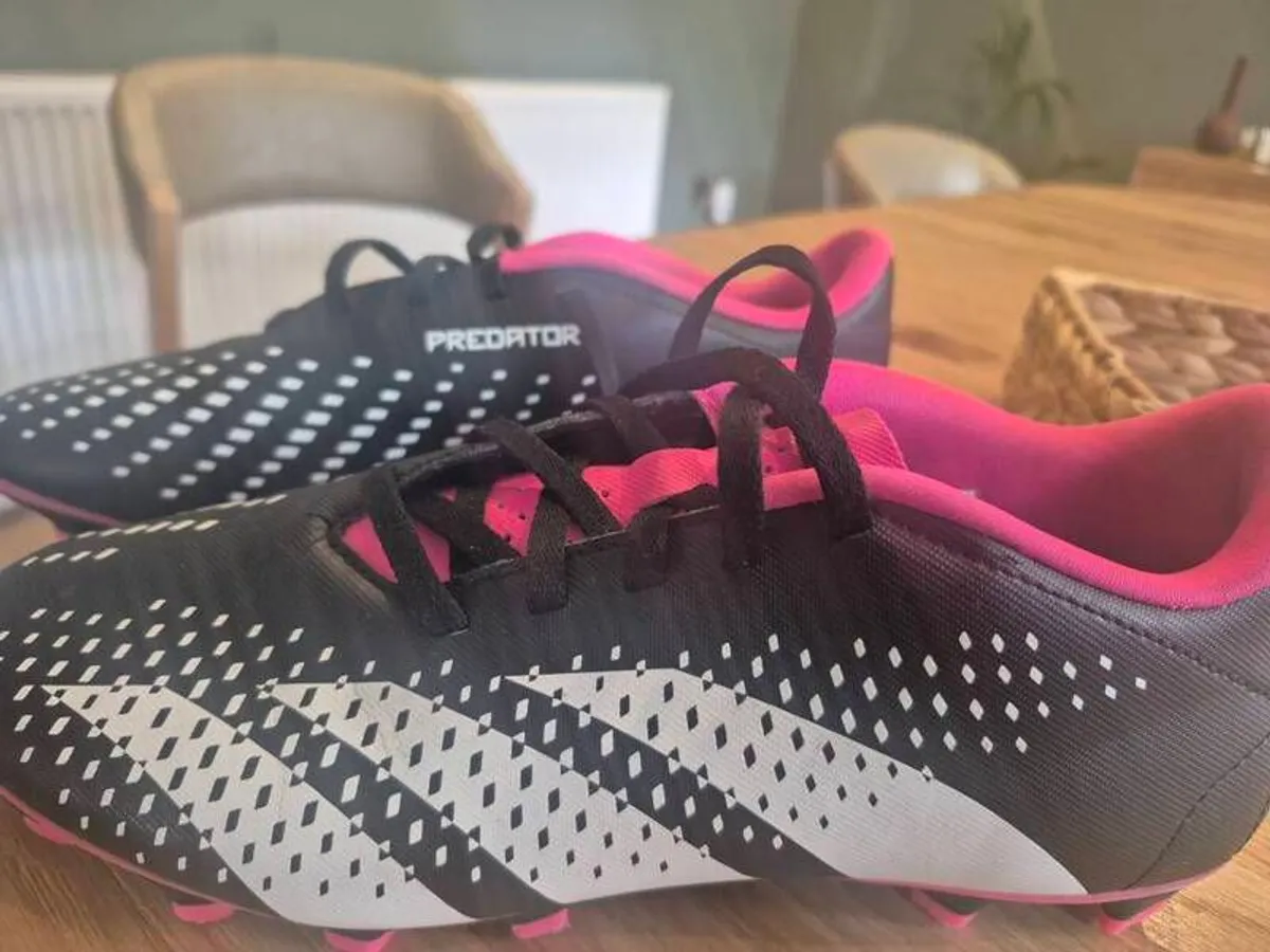 Adidas Predator Accuracy unisex size UK 7 - Image 3