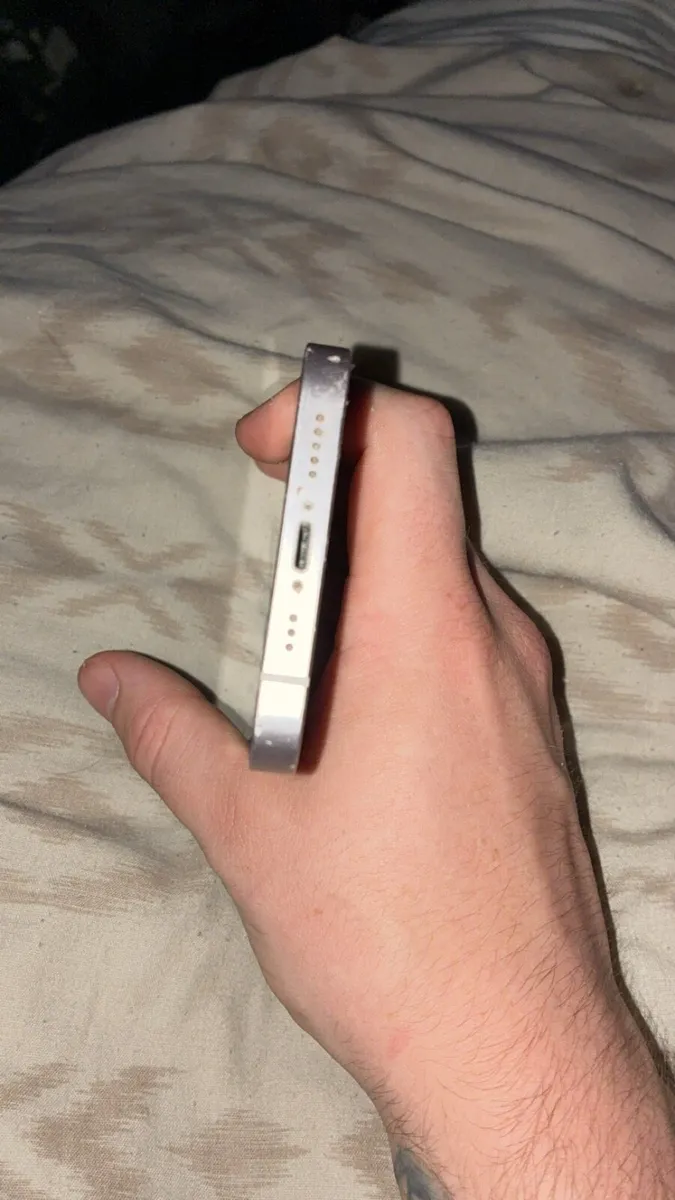 iPhone 13 read description!! - Image 2