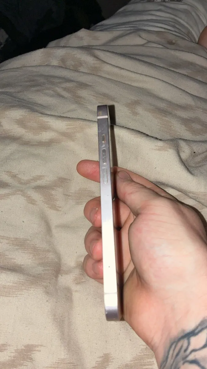 iPhone 13 read description!! - Image 3