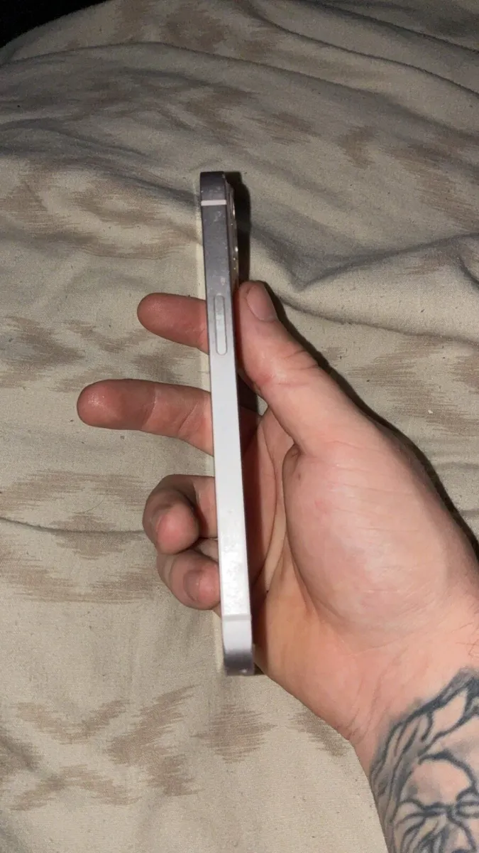 iPhone 13 read description!! - Image 4