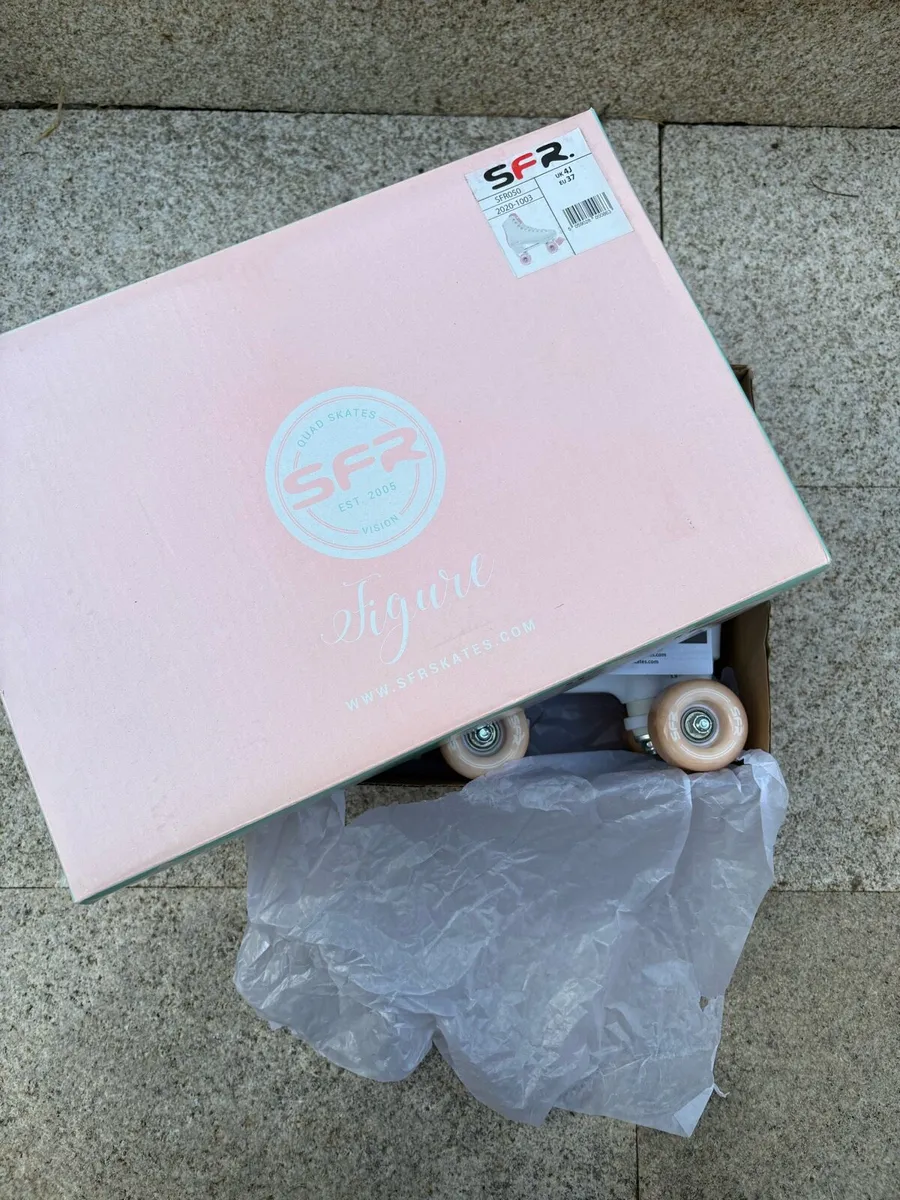 SFR figure quad roller skates white/pink UK 4 box - Image 2