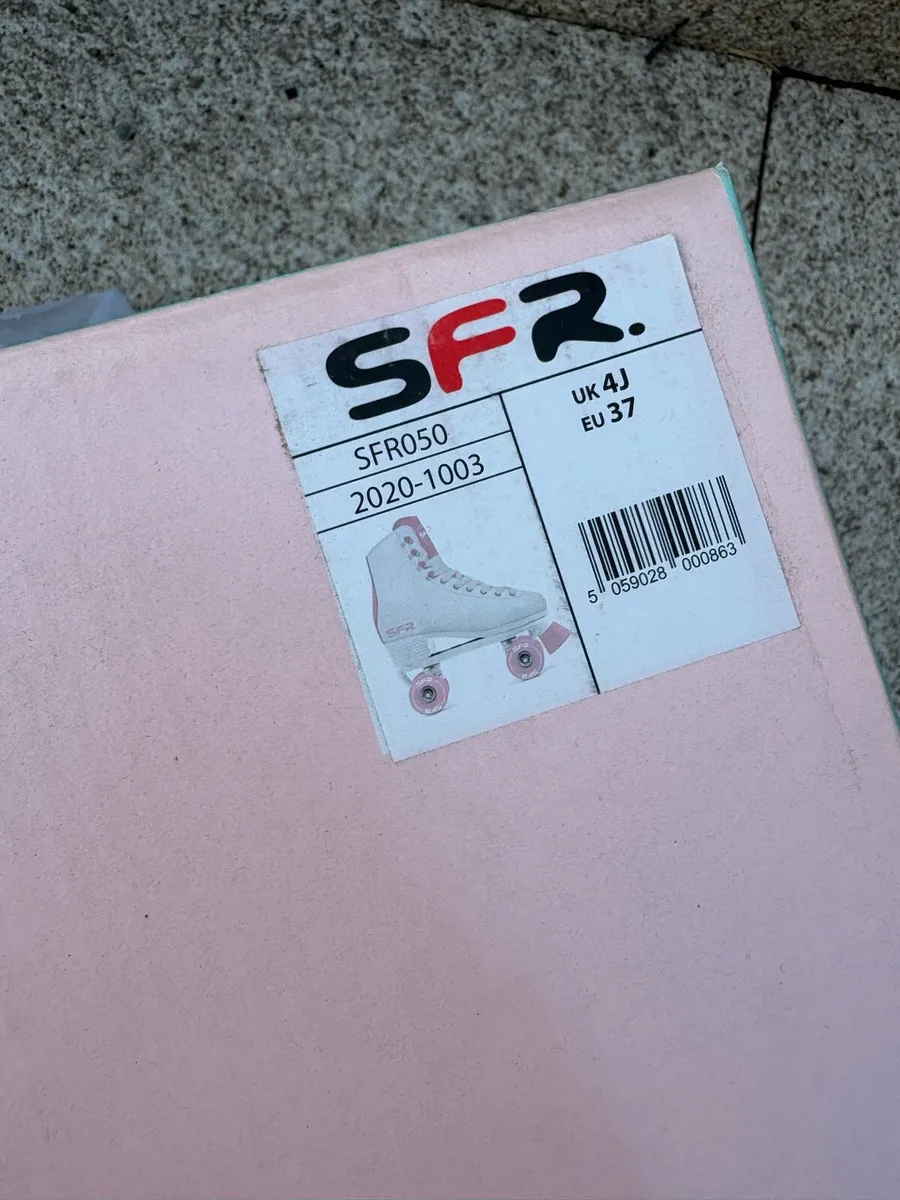 SFR figure quad roller skates white/pink UK 4 box - Image 3