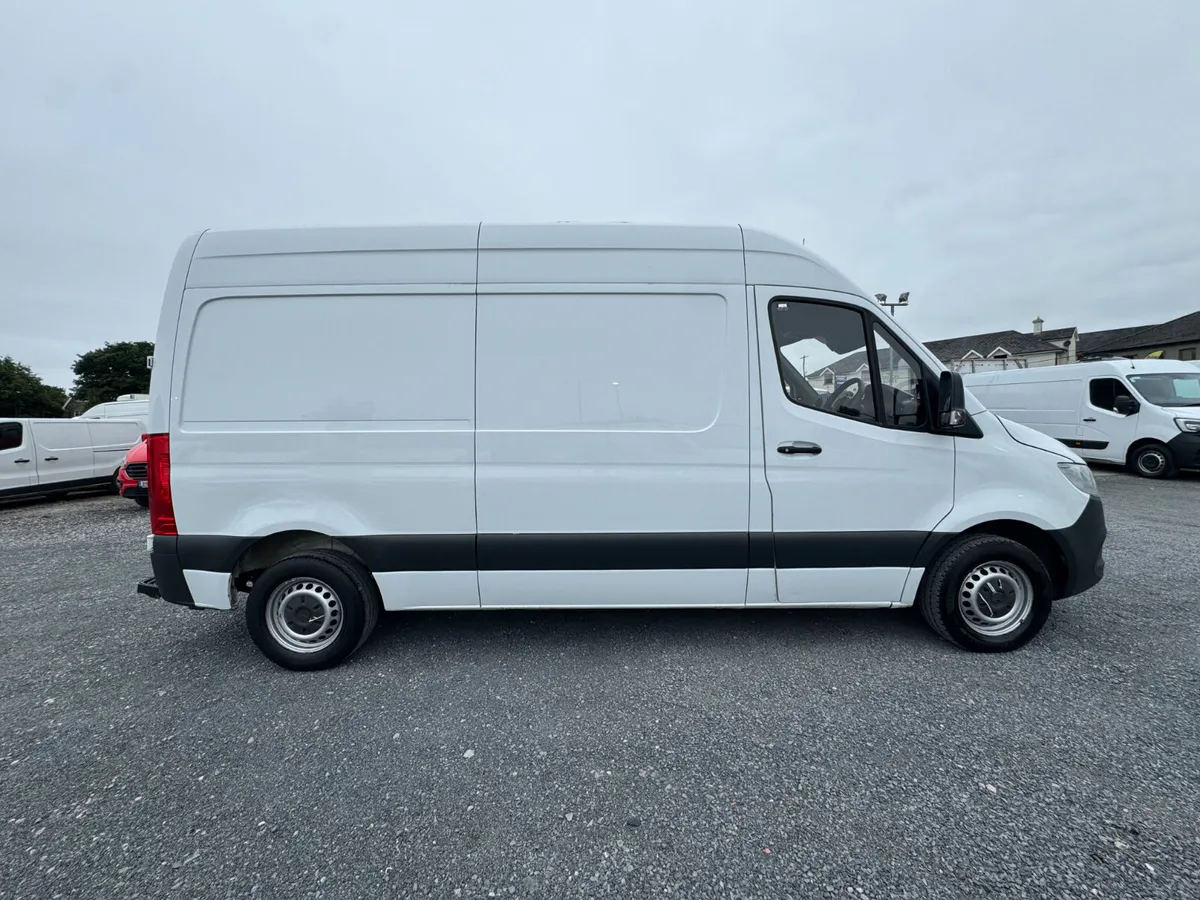 MERCEDES SPRINTER MWB INCLUDES VAT - Image 3