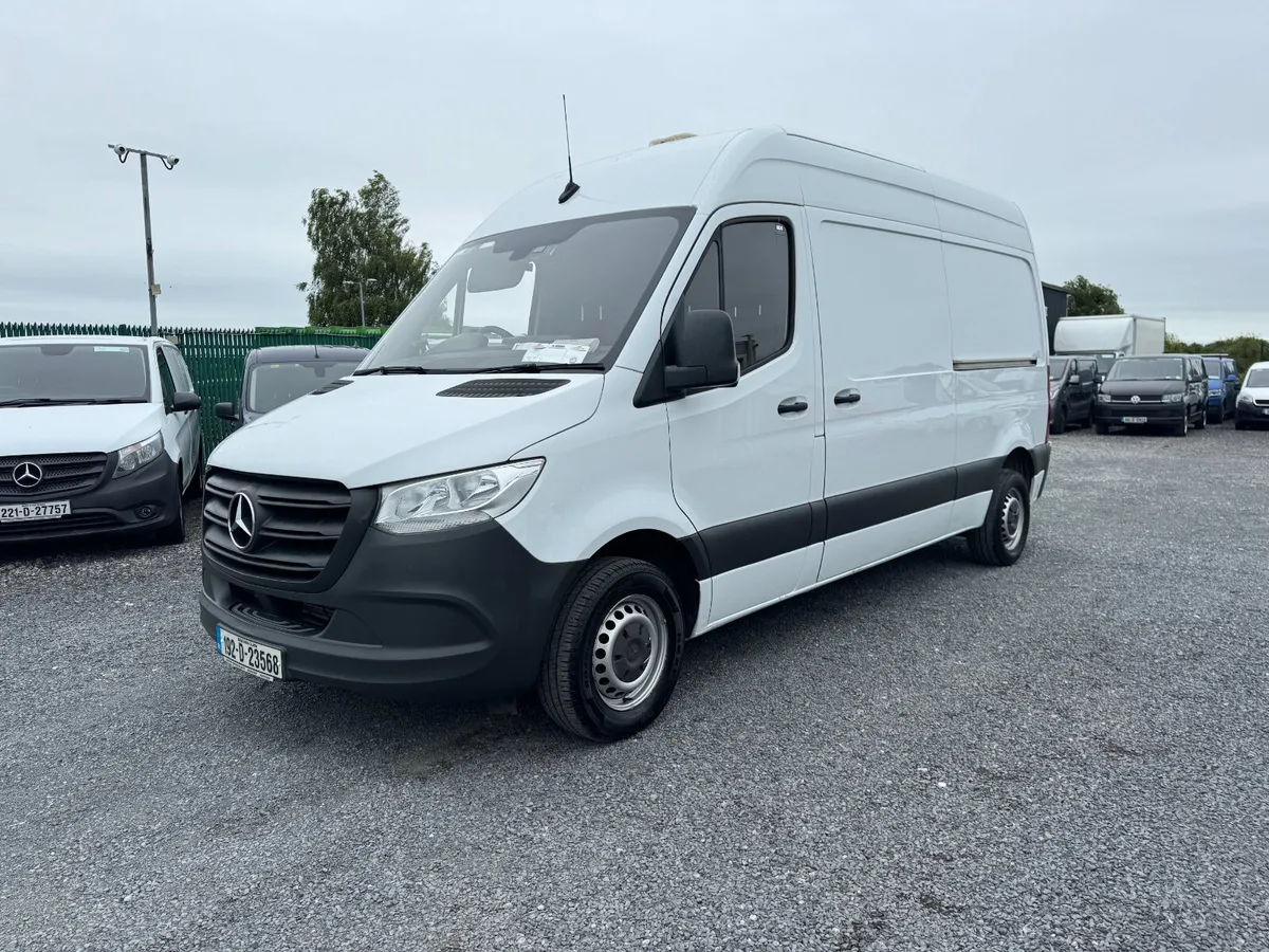 MERCEDES SPRINTER MWB INCLUDES VAT - Image 2