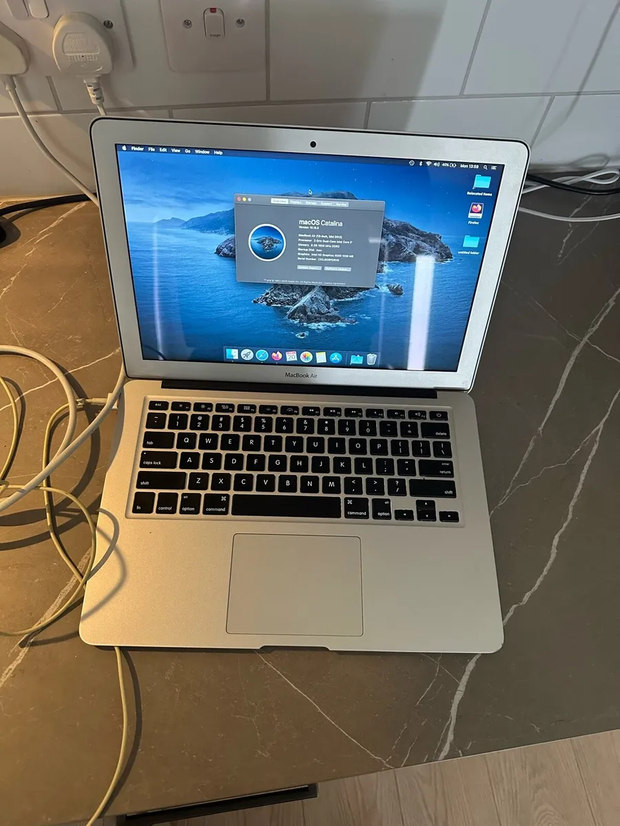 Macbook 13.3 i7 - Image 1
