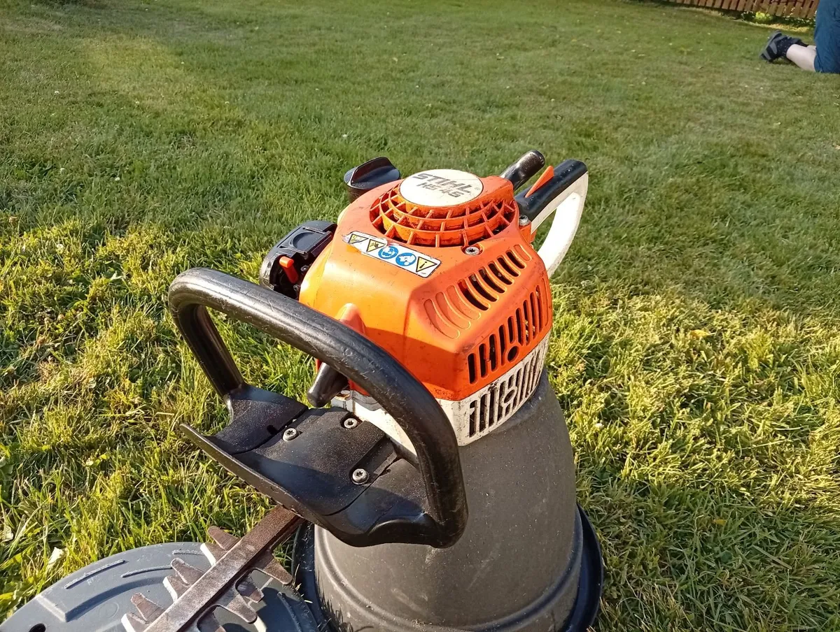 Stihl HS45 Hedge trimmer for sale - Image 4
