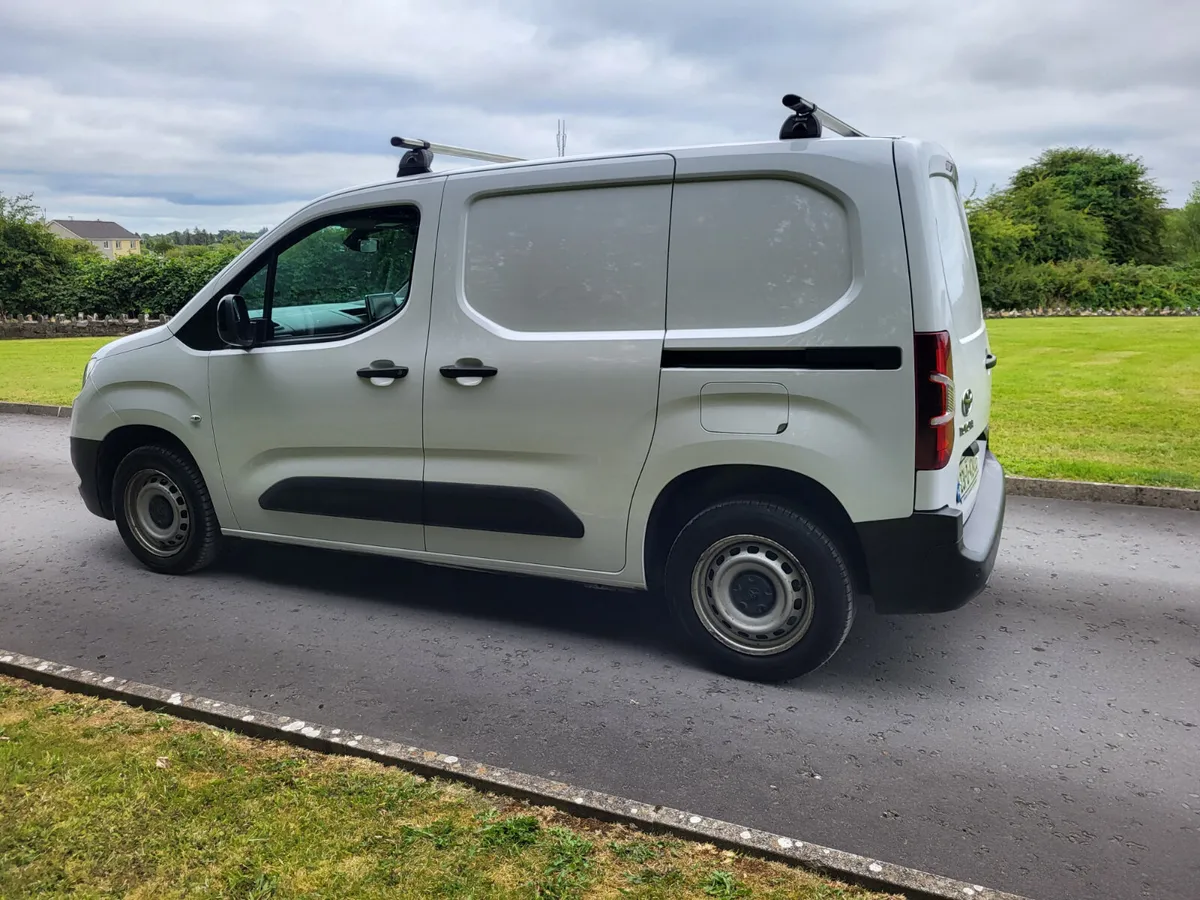 Toyota Proace City 3 SEATER. 1 OWNER - Image 4