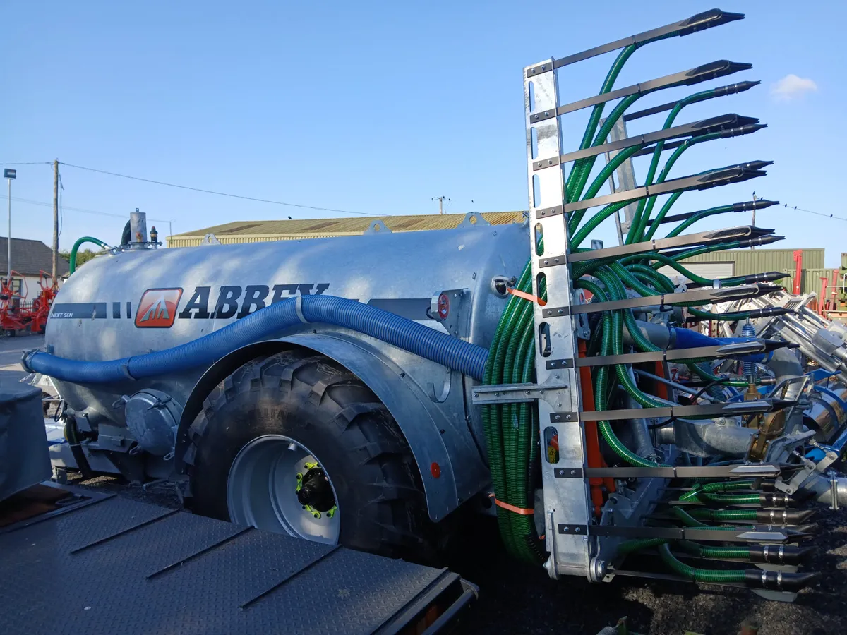 Abbey Tanker & Trailing Shoe - Image 4