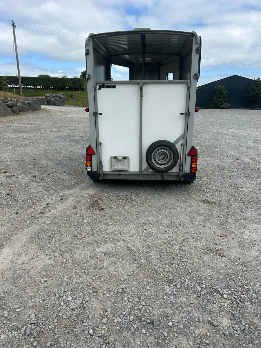 Ifor Williams horse box - Image 3